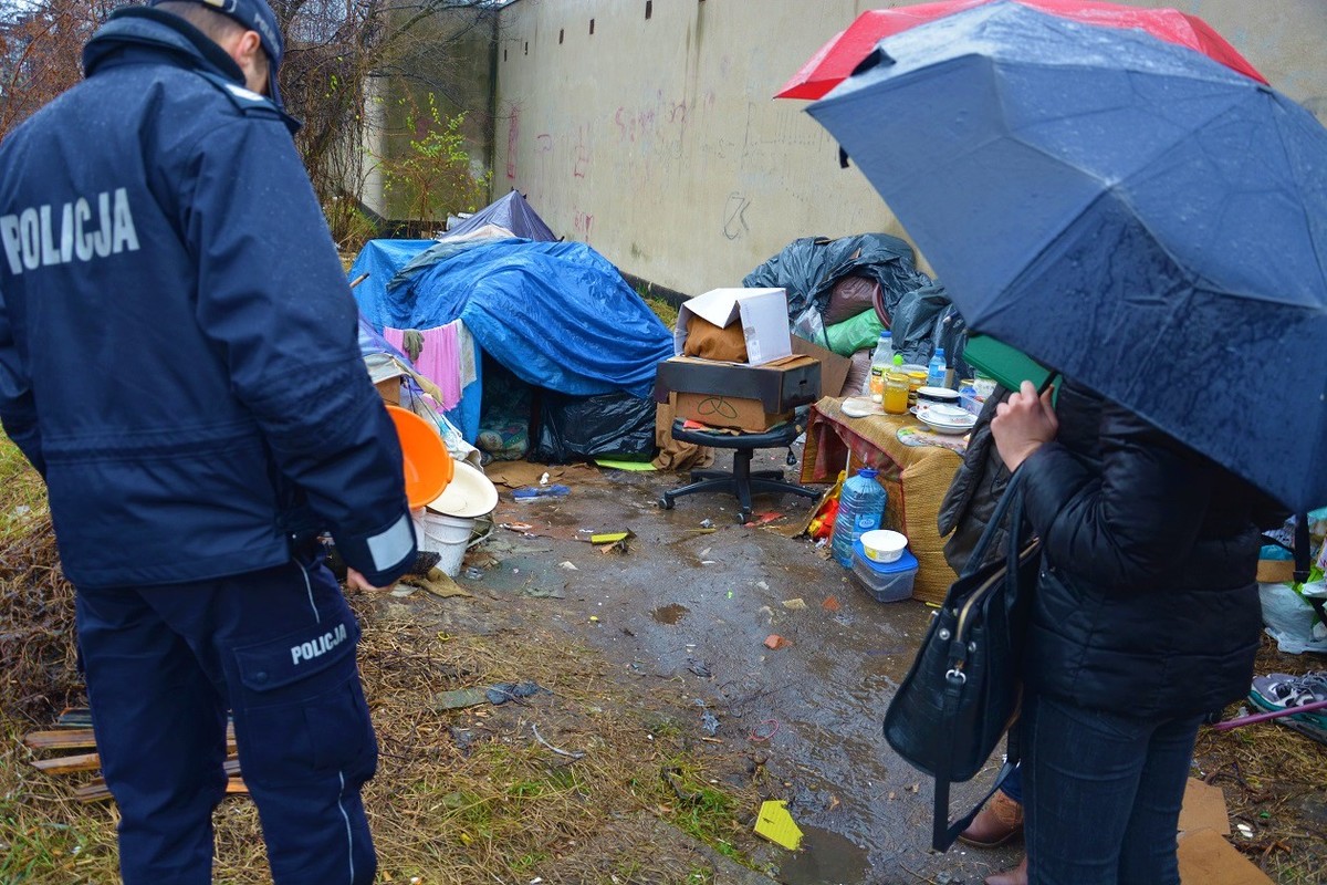 Policjanci W Trosce O Osoby Bezdomne Aktualności Komenda Powiatowa Policji W Stargardzie 2024